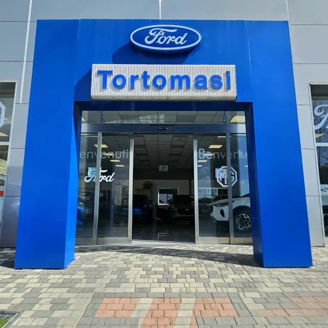 tortomasiauto_ingresso_autosalone_partinico_borgetto_palermo